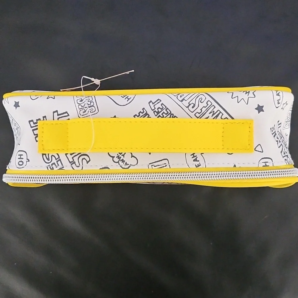 🎉HP🎉 Sesame Street Wet n Wild Cosmetic Bag - Picture 3 of 4